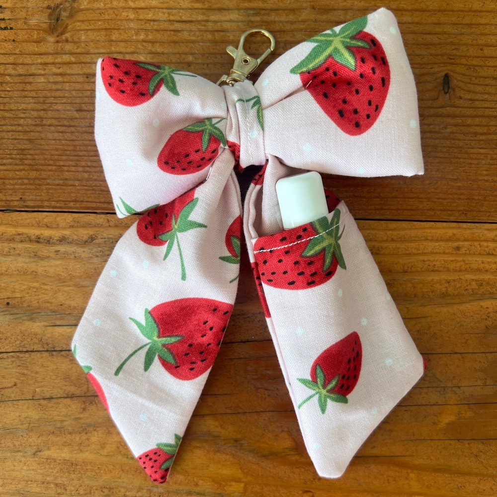 Lipgloss/Lip stick holder key chain